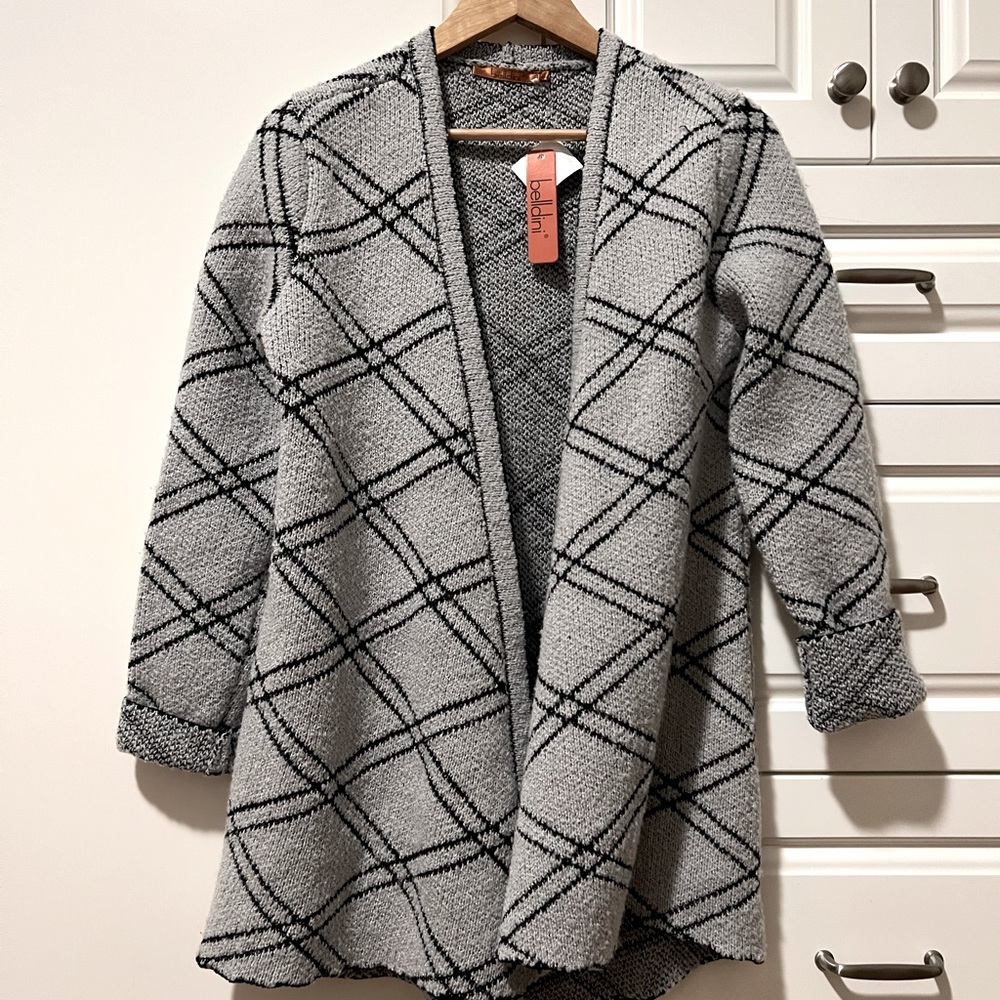 Belldini pale grey black sweater